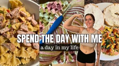 SPEND THE DAY WITH ME | a day in my life | crocheting, making a cookie cake, & delicious meals