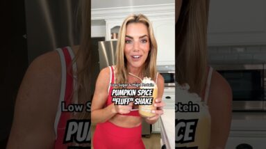 My HEALTHY Pumpkin Spice Fluff Shake - low sugar & high protein dessert #dessertgoals #fallrecipes